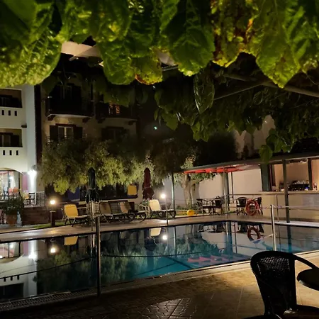 Otel Porto Fico 2*